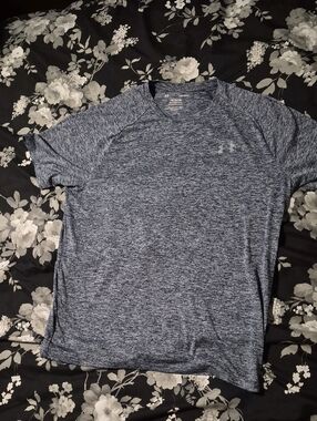 Under Armour Men’s Heathered Navy Short Sleeve Performance Tee